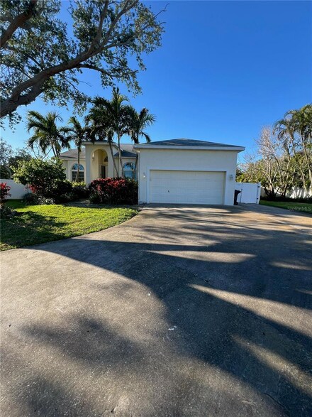 4399 51st Ave S, Saint Petersburg, FL 33711