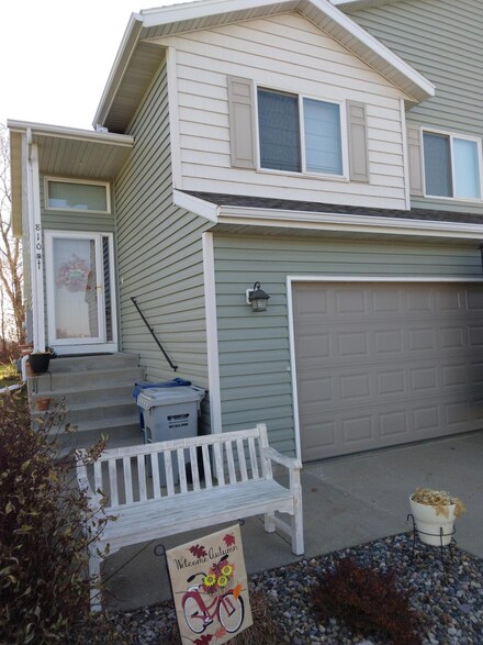 810 3rd St NE, Byron, MN 55920