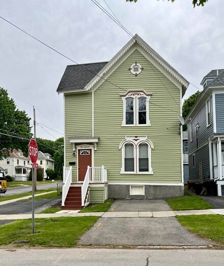 300 S William St, Johnstown, NY 12095
