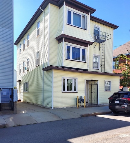 321 Harrison St, Fall River, MA 02723