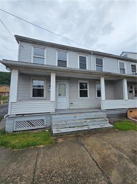 403 W Catawissa St, Nesquehoning, PA 18240