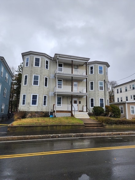 144 Ames St, Brockton, MA 02302