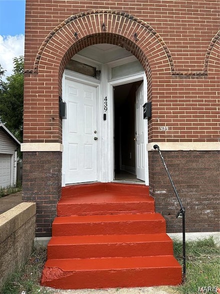 439 Fassen St Unit 2nd Floor, Saint Louis, MO 63111