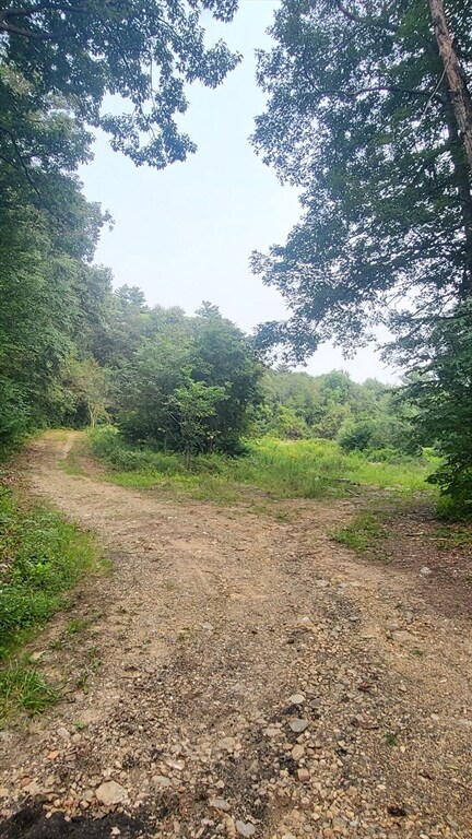 107 Union Rd, Holland, MA 01521