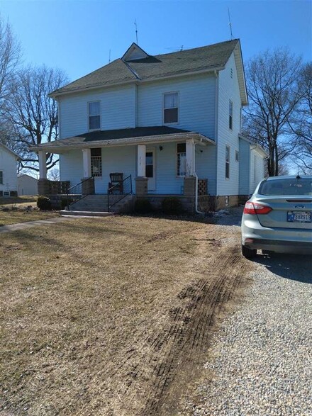 215 S Broad St, Mooreland, IN 47360