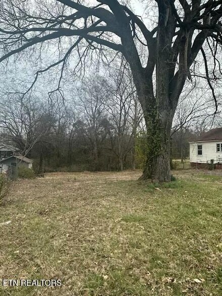 4310 Woodlawn Pike, Knoxville, TN 37920