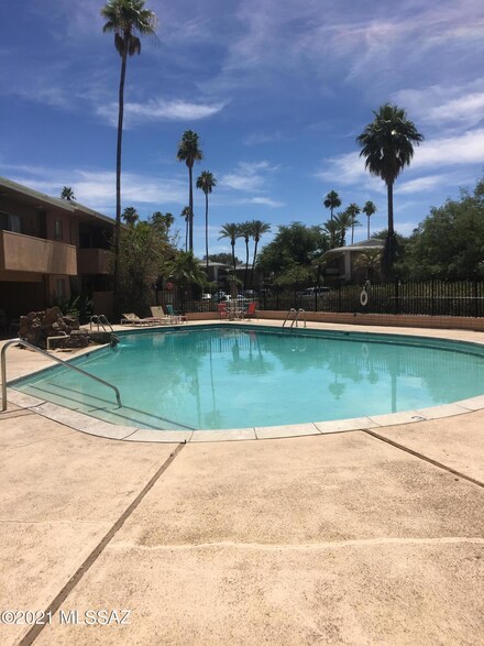 3940 E Timrod St Unit 105, Tucson, AZ 85711