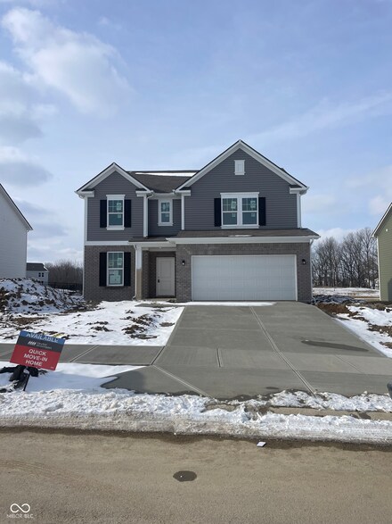 222 Ambassador Dr, Pittsboro, IN 46167