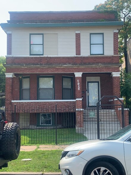 6828 S Normal Blvd, Chicago, IL 60621