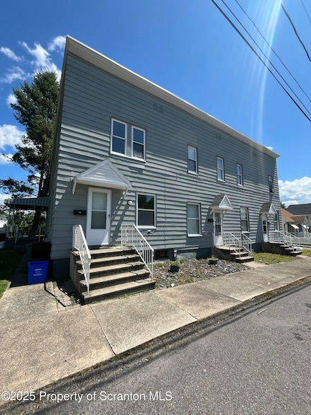 401 Sussex St Unit 4, Old Forge, PA 18518
