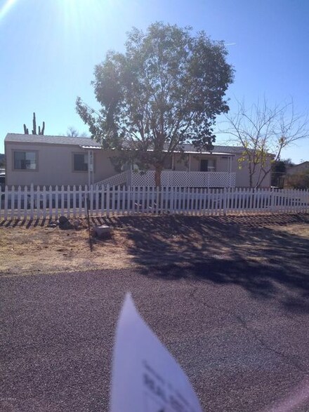 19721 E Indian Hills Dr, Black Canyon City, AZ 85324