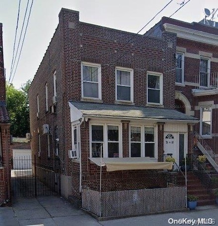 29-07 Newtown Ave, Astoria, NY 11102