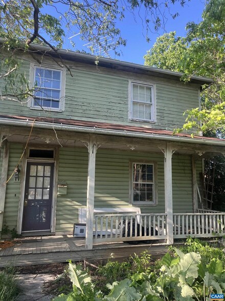 11 W Peabody St, Staunton, VA 24401