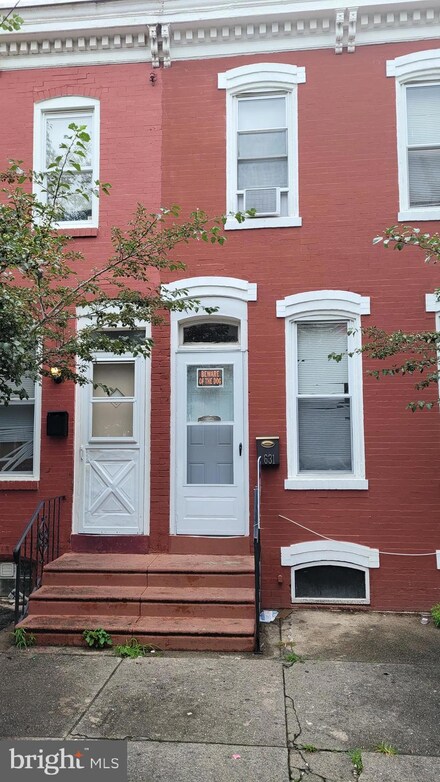631 Royden St, Camden, NJ 08103