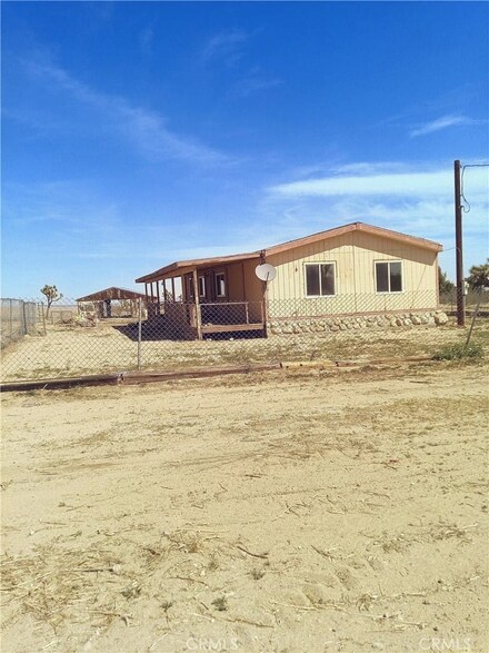 4626 Duncan Rd, Phelan, CA 92371