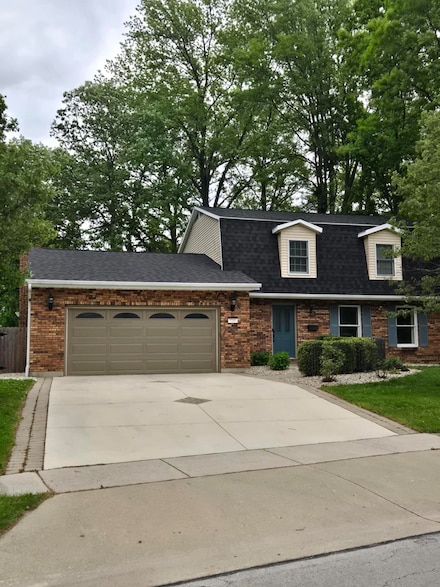 710 Royal Oak Dr, Saint Marys, OH 45885