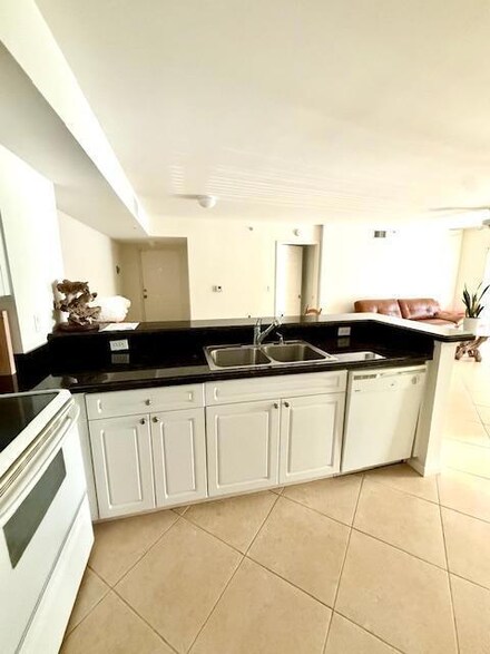 242 Village Blvd Unit 2203, Tequesta, FL 33469