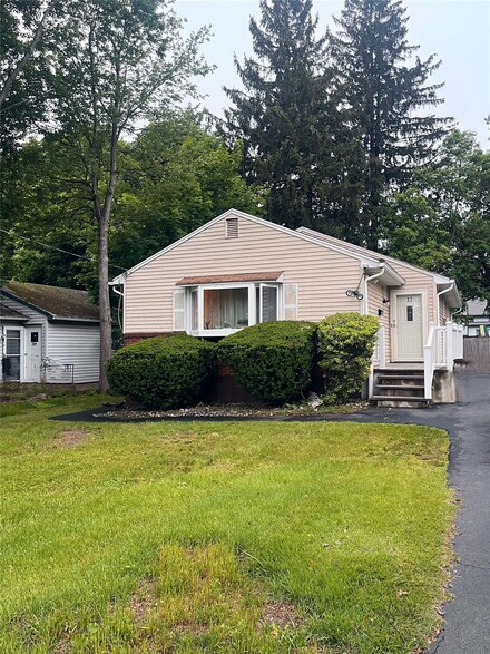 13 W Hickory St, Spring Valley, NY 10977