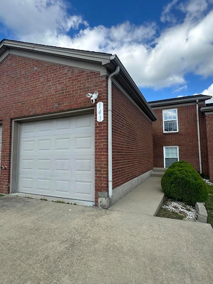 141 May Ct, Nicholasville, KY 40356