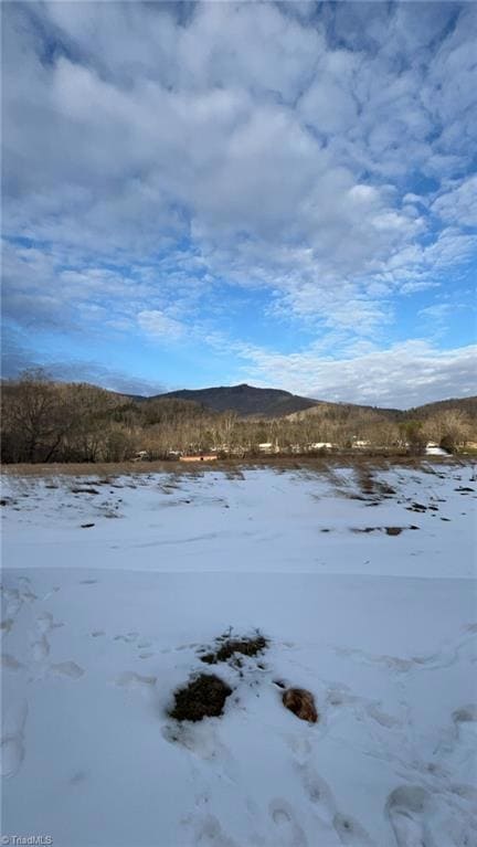 644 Teaster Valley Ln, Banner Elk, NC 28604