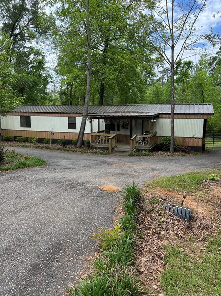 566 Lakeview St, Abbeville, AL 36310