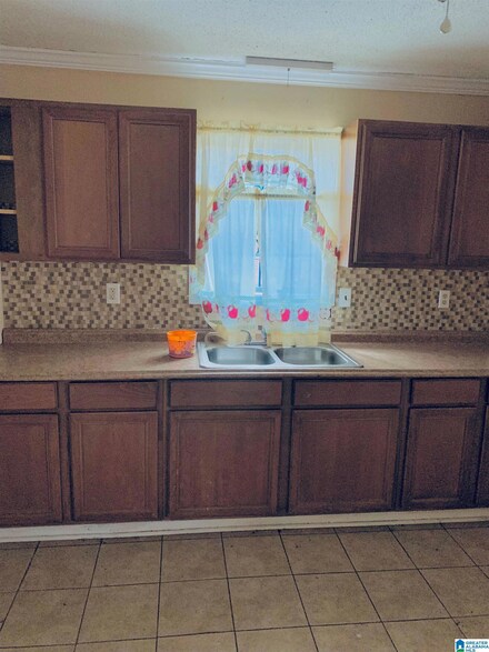 411 31st St S, Bessemer, AL 35020
