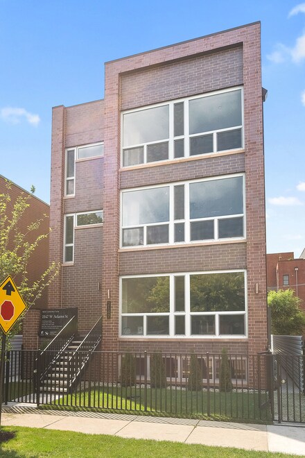 2147 W Adams St Unit 2S, Chicago, IL 60612