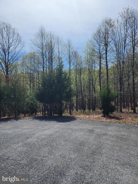 67 Onyx Dr, Hedgesville, WV 25427