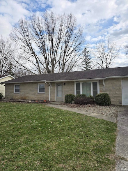 1805 W Glenn Ellyn Dr, Muncie, IN 47304