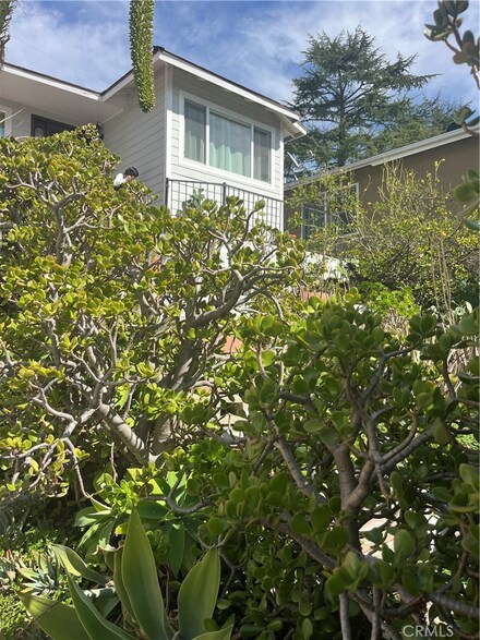 3045 Highridge Rd, La Crescenta, CA 91214