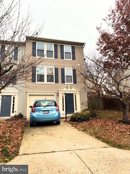 9068 Falcon Glen Ct, Bristow, VA 20136