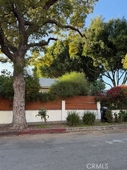 1537 Serrano Ave, Los Angeles, CA 90027