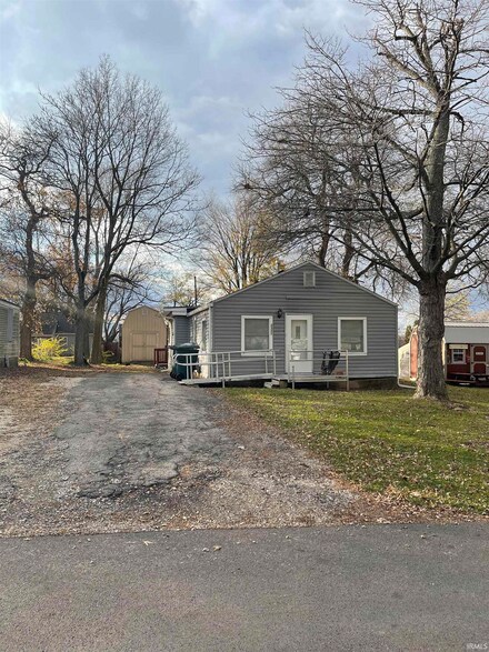 2321 N Wolfe St, Muncie, IN 47303
