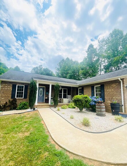 1215 Splendors Gate Rd, Axton, VA 24054