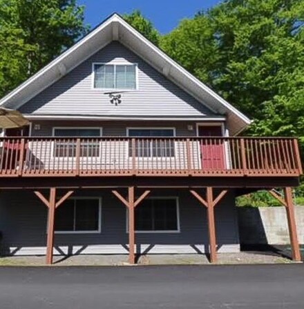108 3rd St Unit 31, Gouldsboro, PA 18424