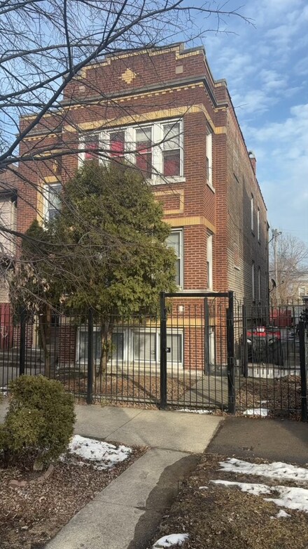 6345 S Whipple St, Chicago, IL 60629