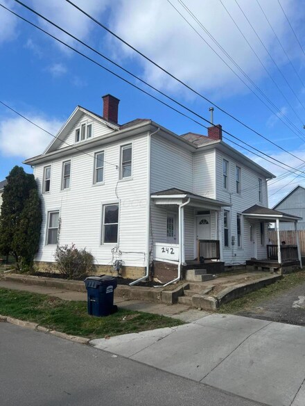 244 Hoover St, Newark, OH 43055