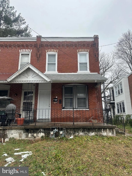 18 E 21st St, Chester, PA 19013