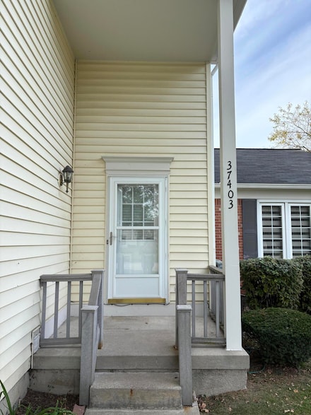 37403 Stonegate Cir, Clinton Township, MI 48036