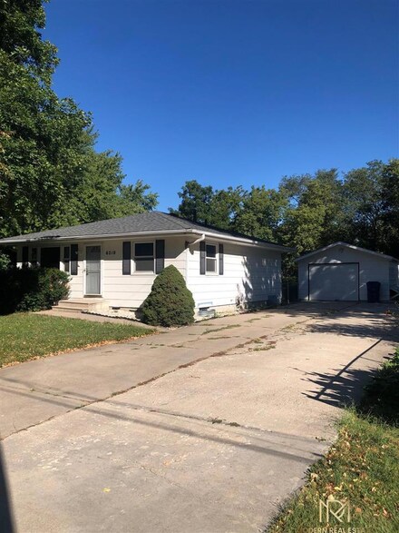 6210 Colfax Ave, Lincoln, NE 68507