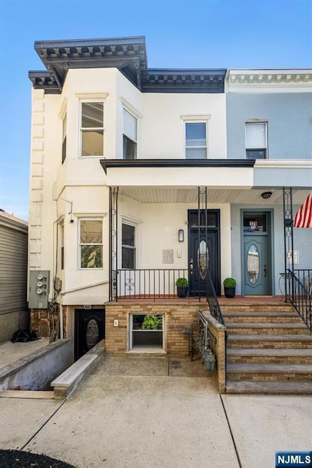 127 Jane St, Weehawken, NJ 07086