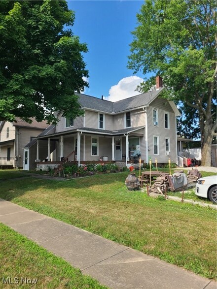 305 S Lyman St, Wadsworth, OH 44281