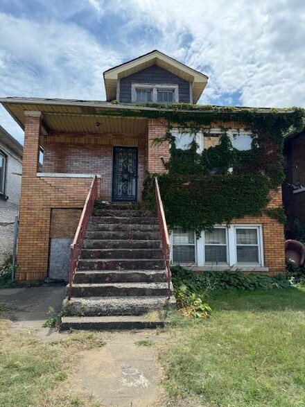 1105 W 11th Ave, Gary, IN 46402