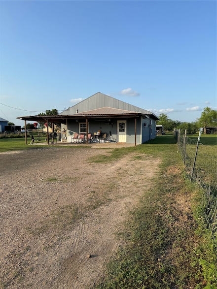 2310 Hopkins Rd, Beasley, TX 77417