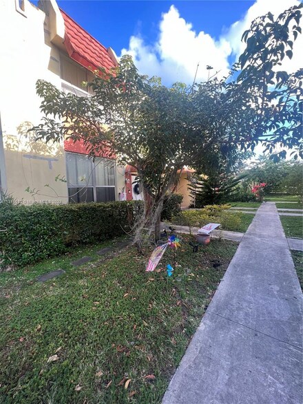 270 NE 141st St Unit 3A, Miami, FL 33161