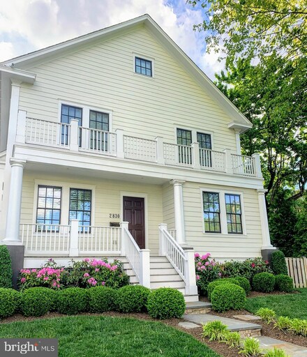 2830 N Sycamore St, Arlington, VA 22207
