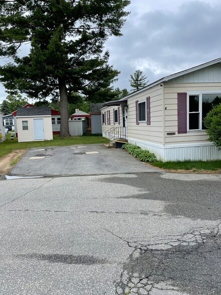 6 F St, Merrimac, MA 01860