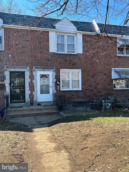 550 S 4th St, Darby, PA 19023