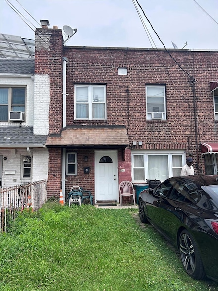 10211 187th St, Hollis, NY 11423