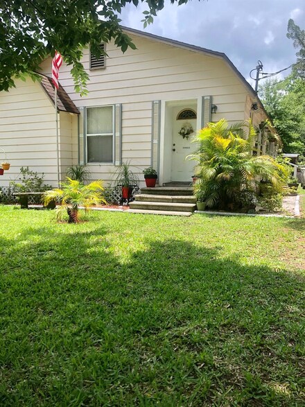 412 Old Mission Rd, New Smyrna Beach, FL 32168